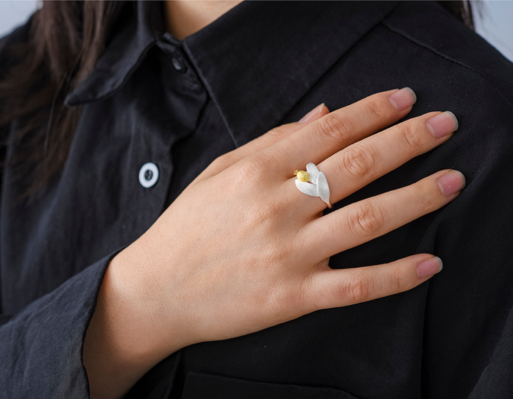 Crimson Leaf Embrace Ring