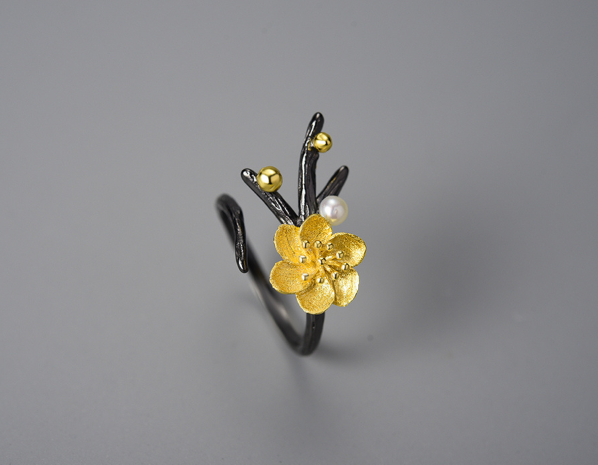 Frosted Petal Embrace Ring