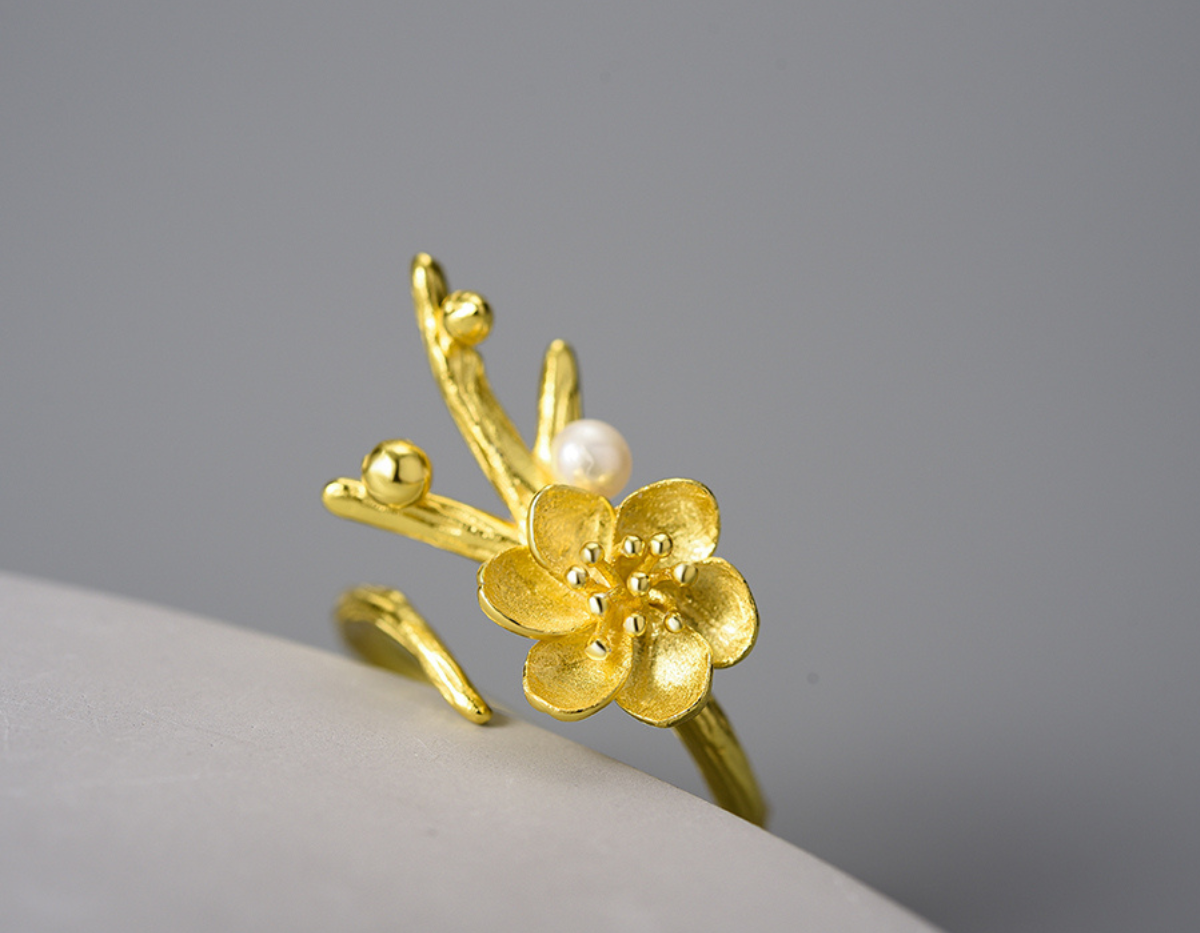 Frosted Petal Embrace Ring