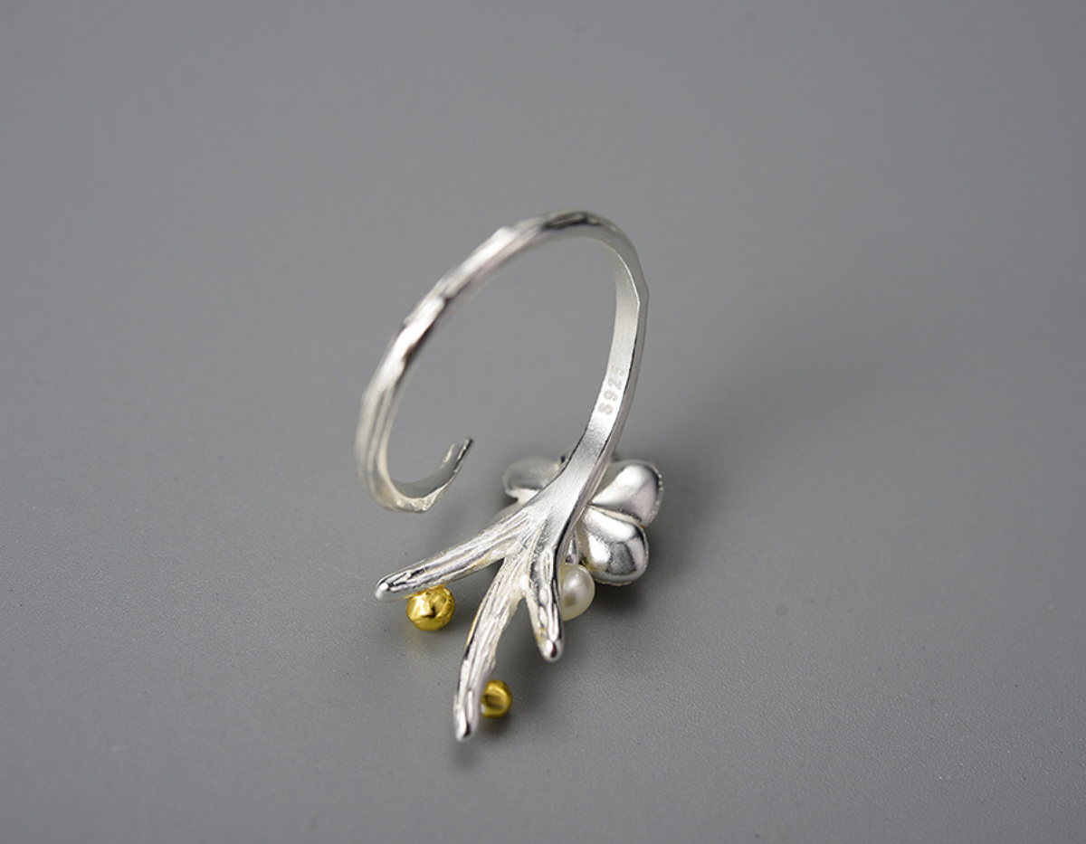 Frosted Petal Embrace Ring