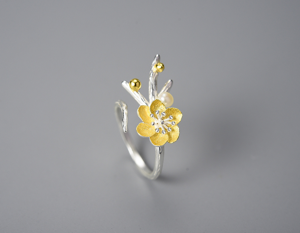 Frosted Petal Embrace Ring