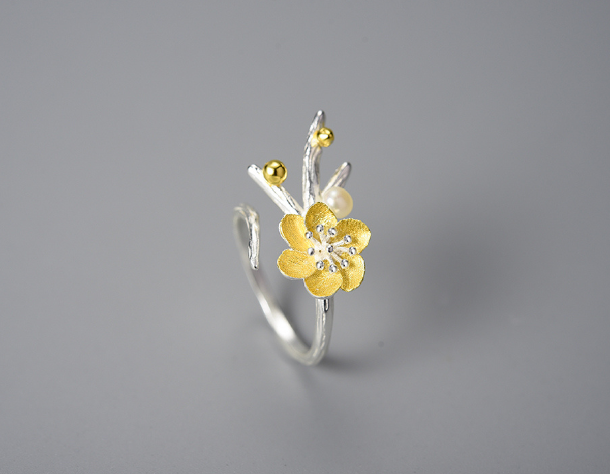 Frosted Petal Embrace Ring