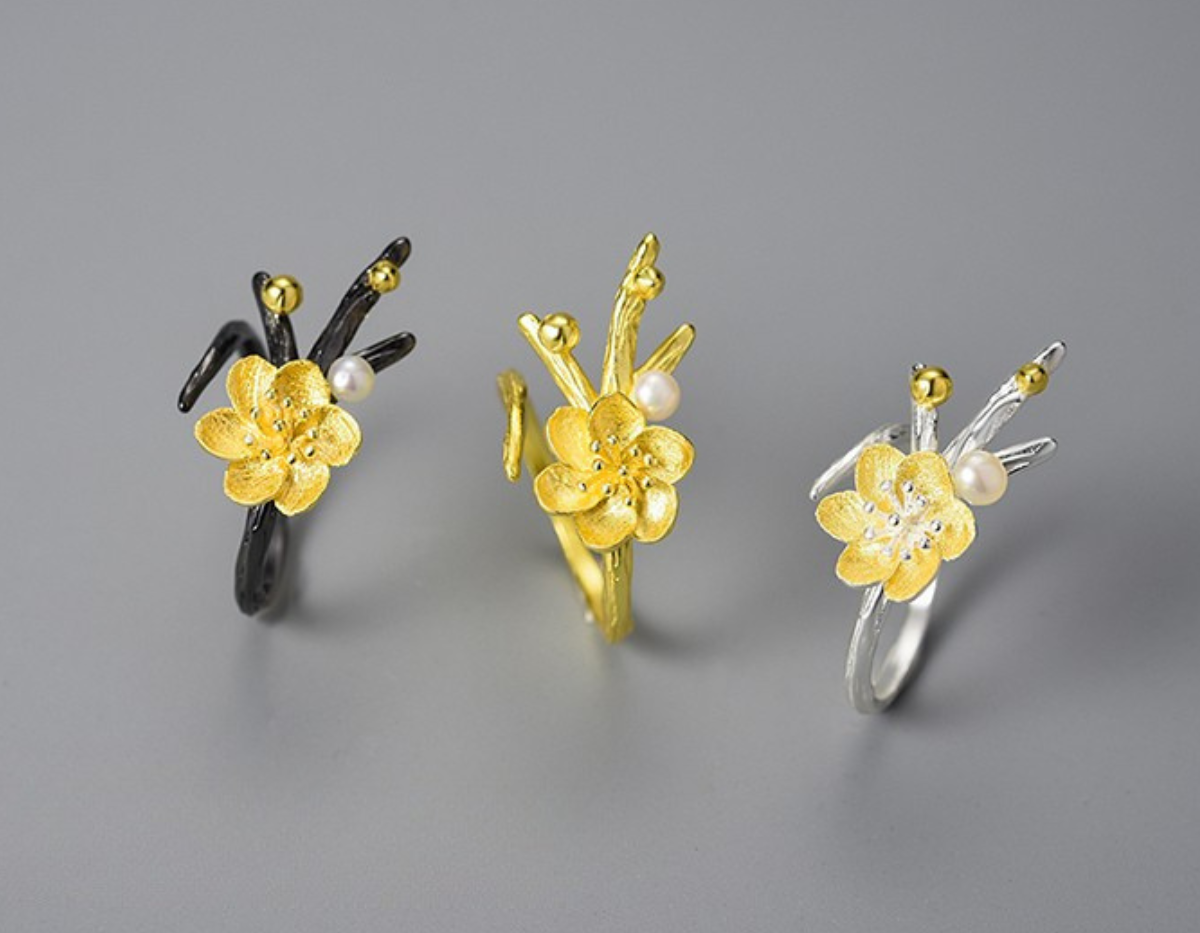 Frosted Petal Embrace Ring