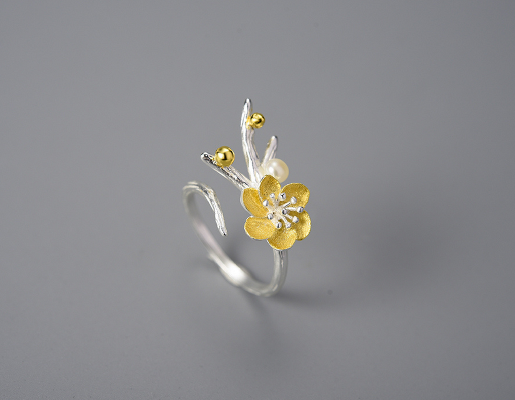 Frosted Petal Embrace Ring