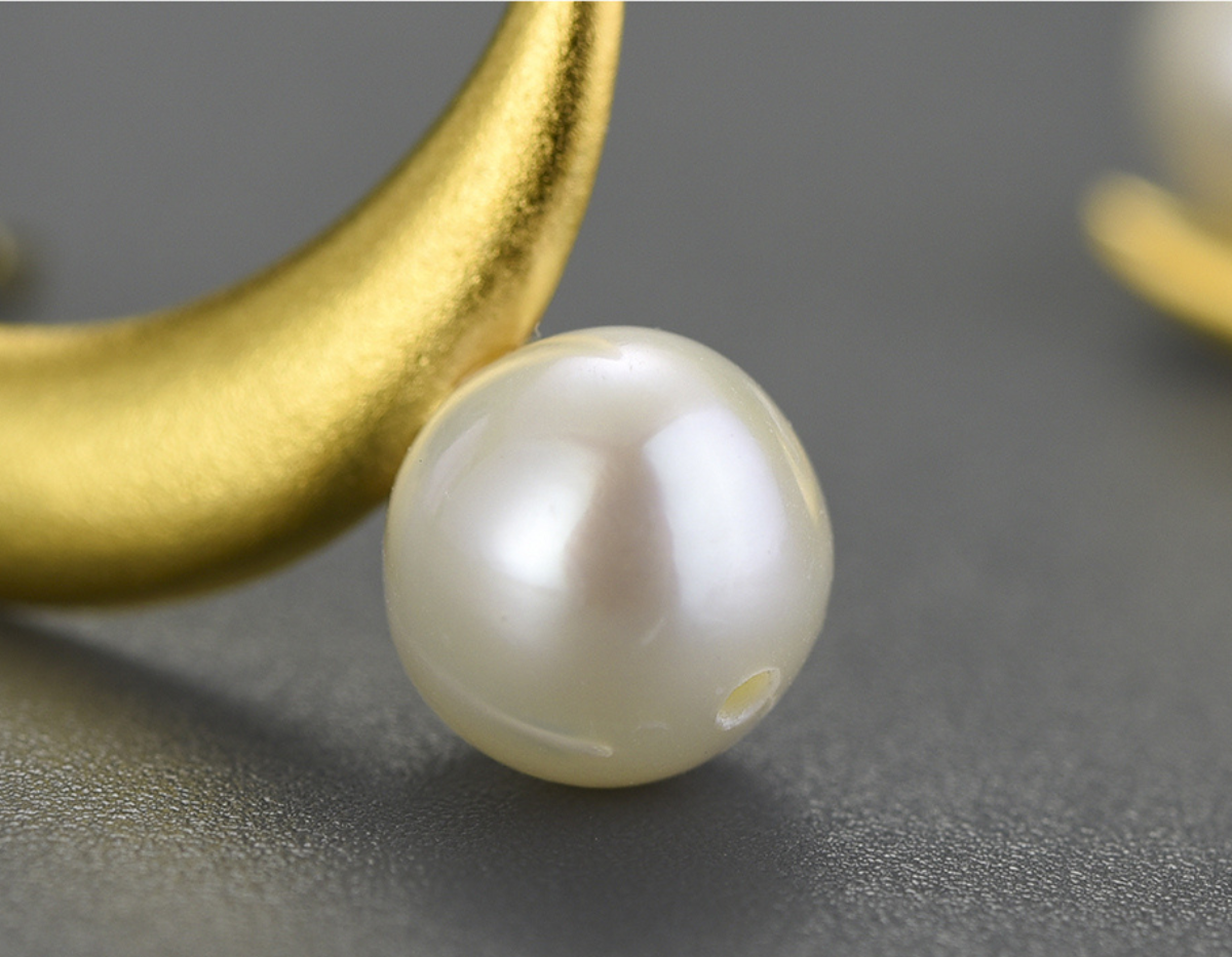 Luna Pearl Asymmetry Earrings