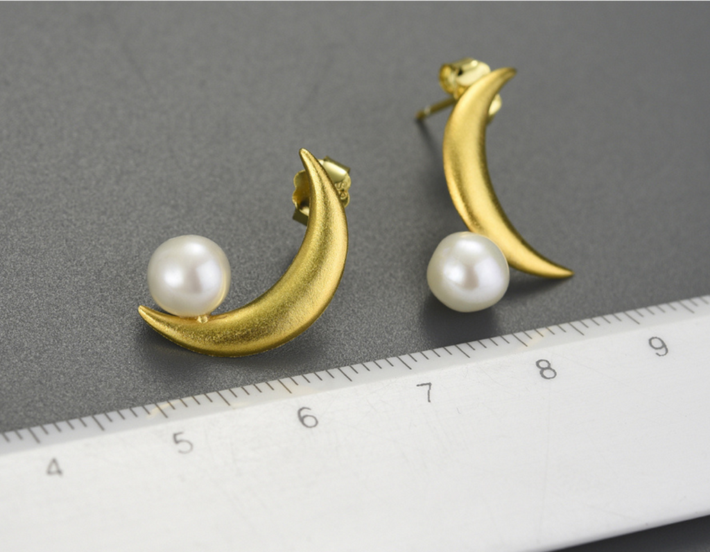 Luna Pearl Asymmetry Earrings