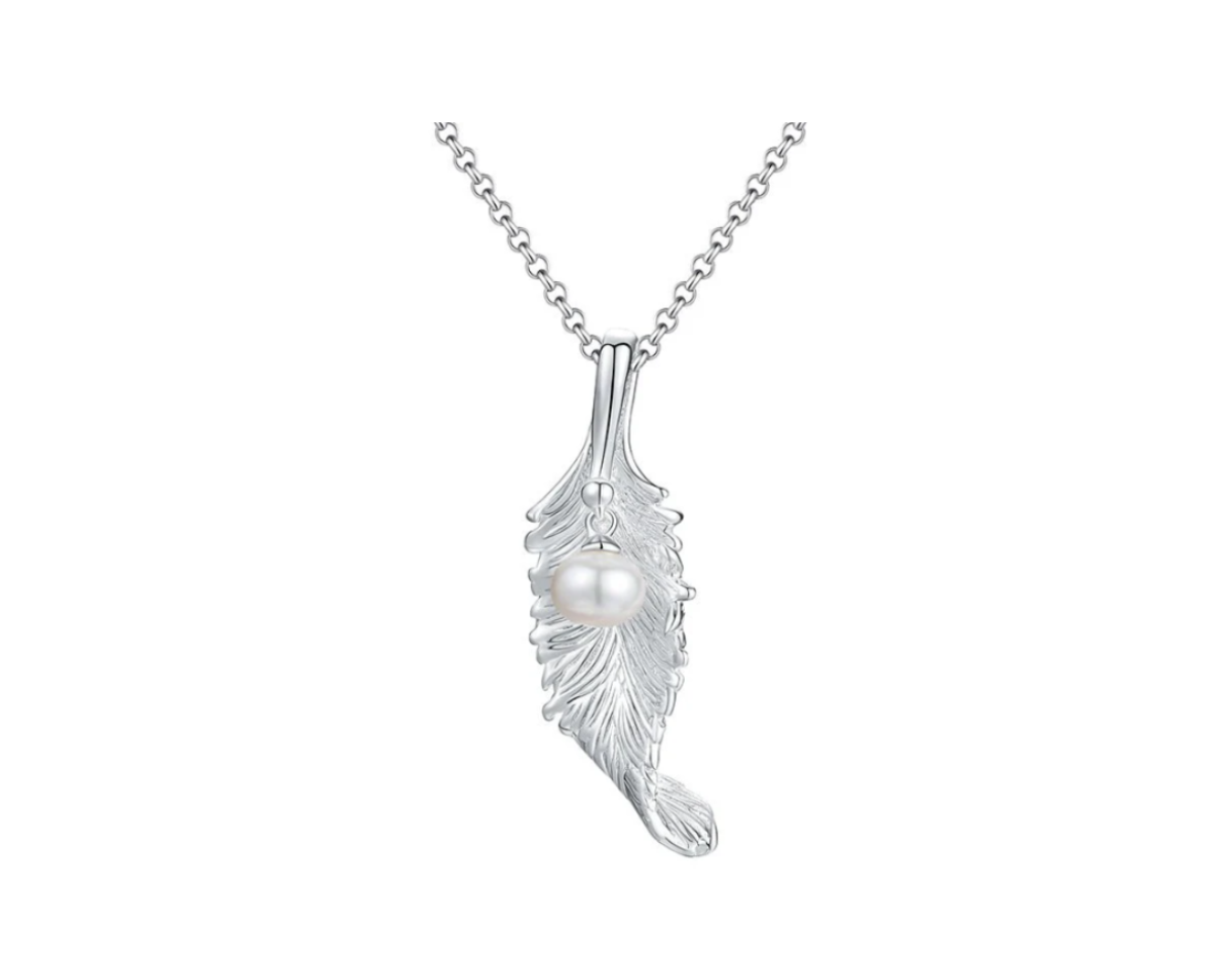 “Lustre Leaf Pendant”