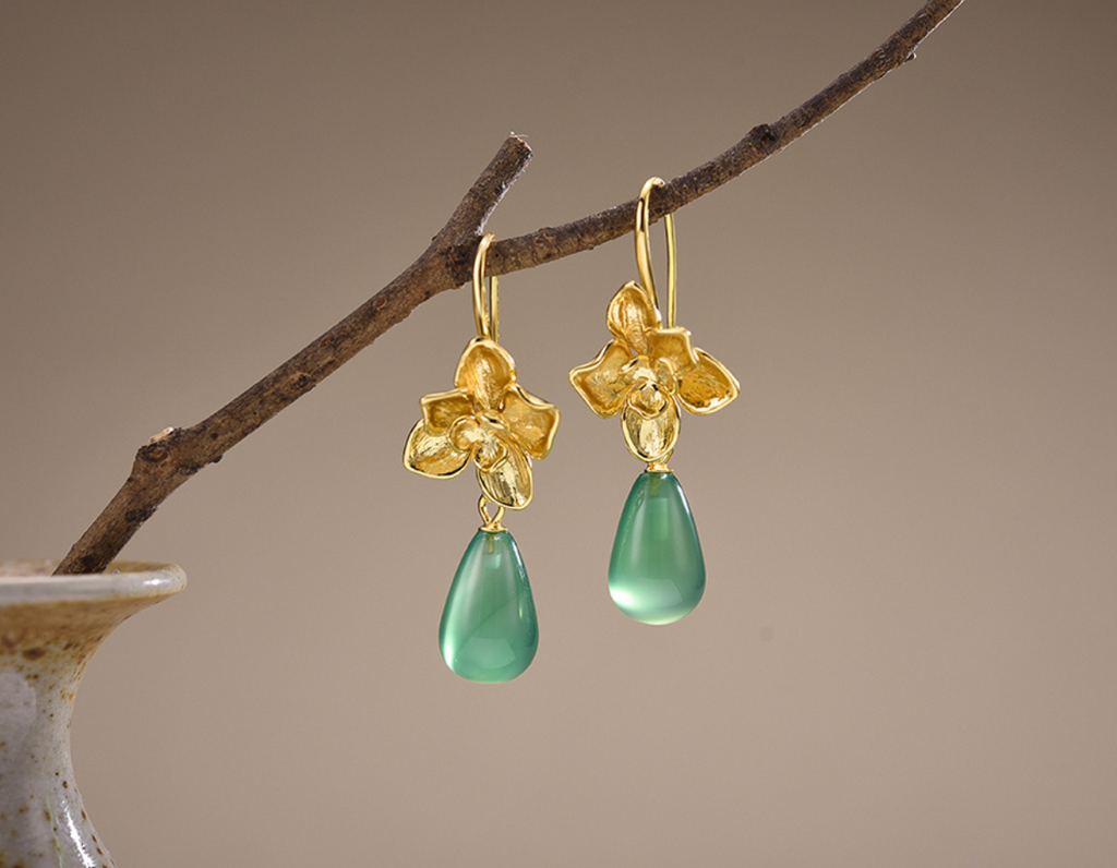 Orchid Dewdrop Elegance