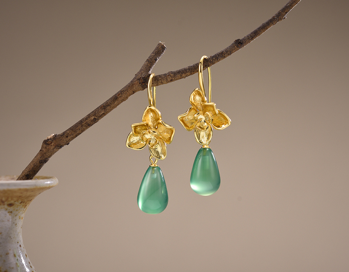 Orchid Dewdrop Elegance