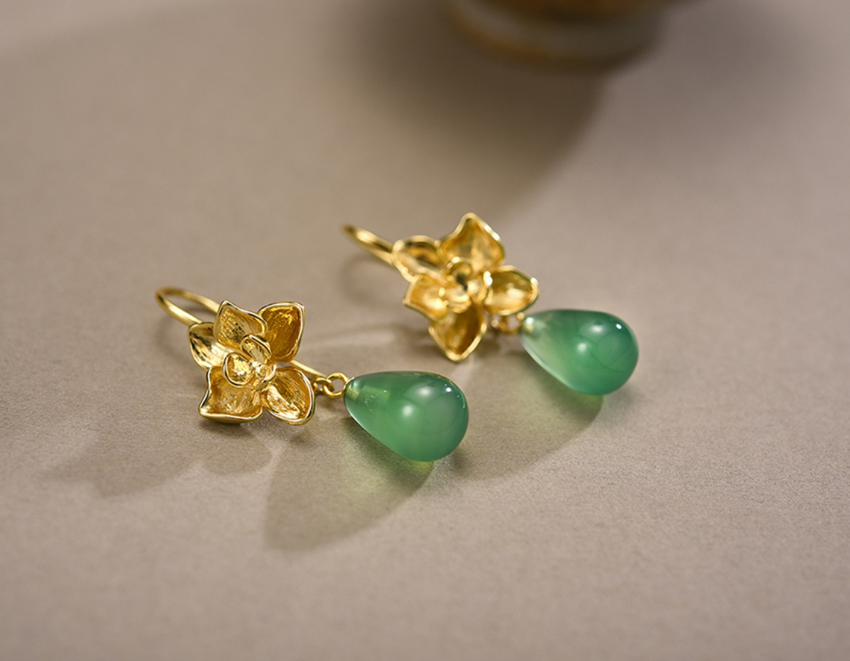 Orchid Dewdrop Elegance