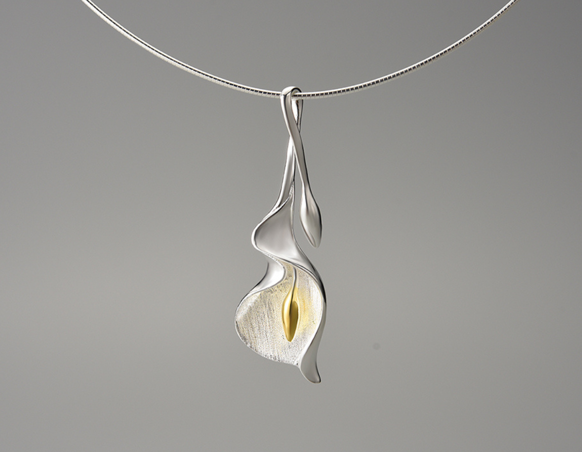 Lumina Calla Pendant