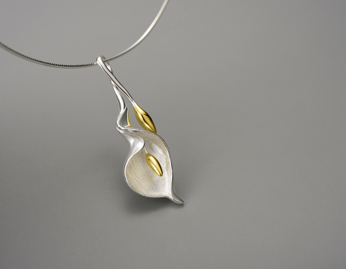 Lumina Calla Pendant