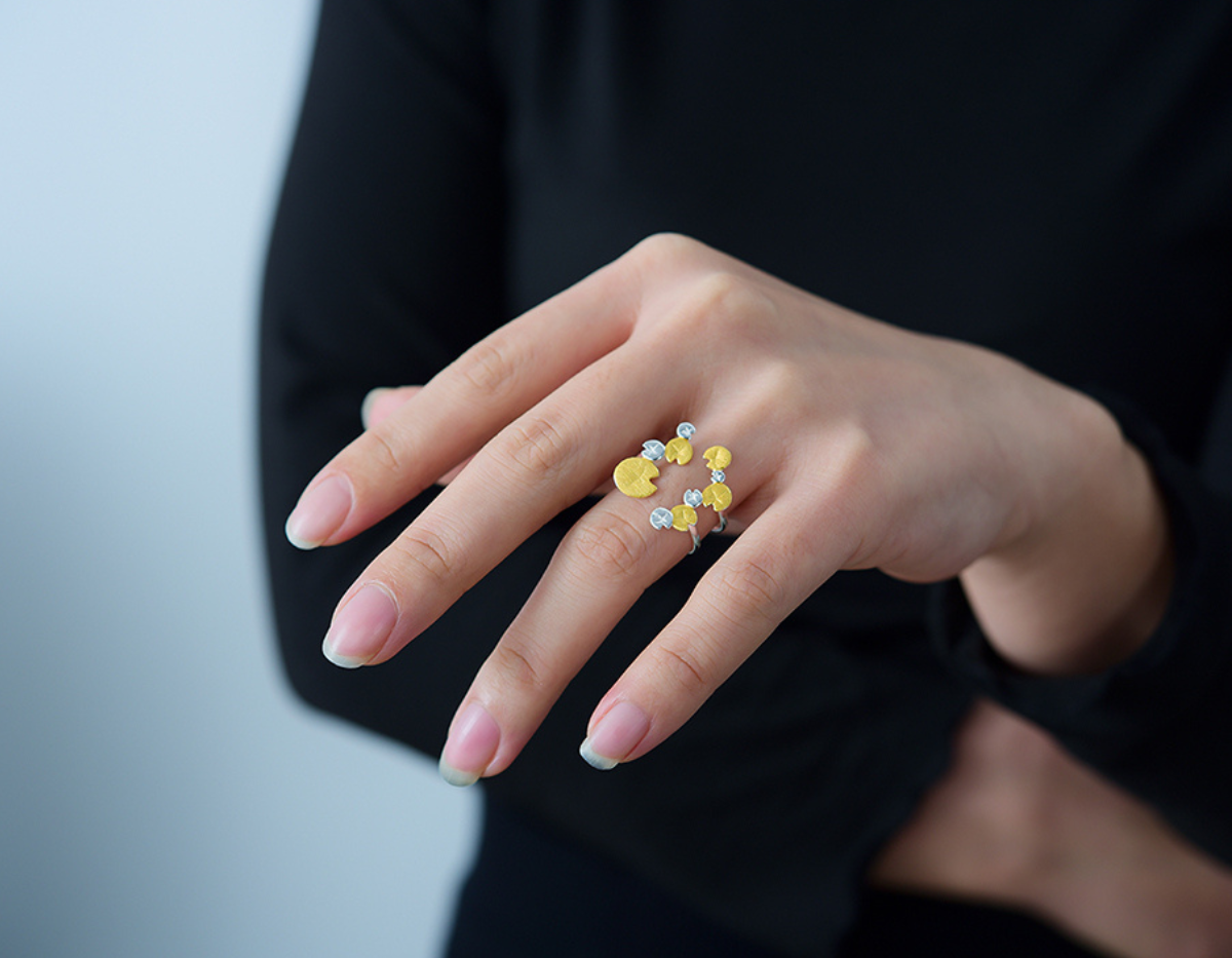 Lily Veil Embrace Ring