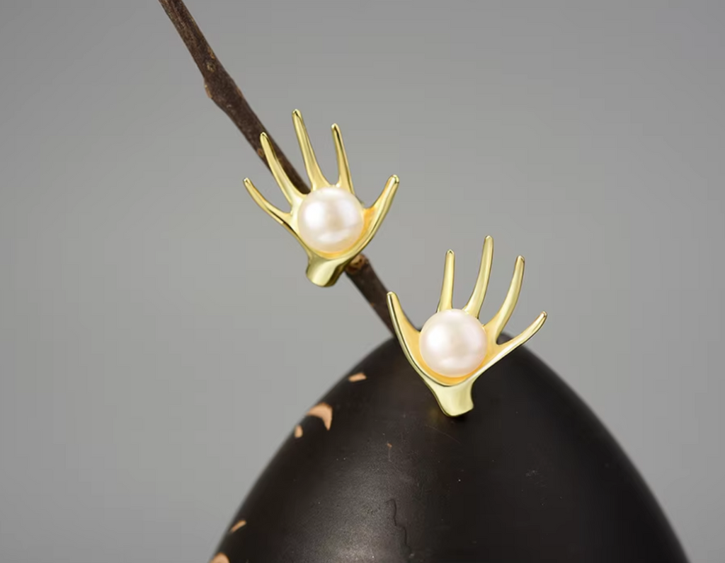 Serenity Pearl Embrace