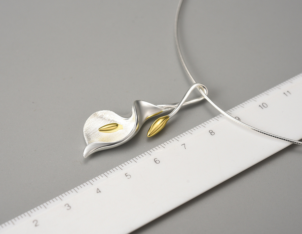 Lumina Calla Pendant