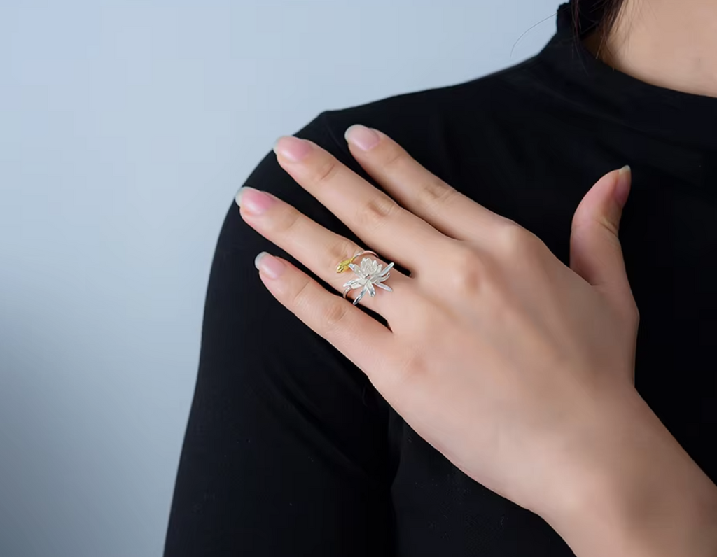 Cereus Nocturne Dangle Ring