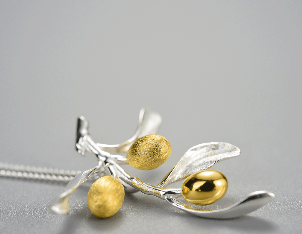 Verdant Embrace Pendant