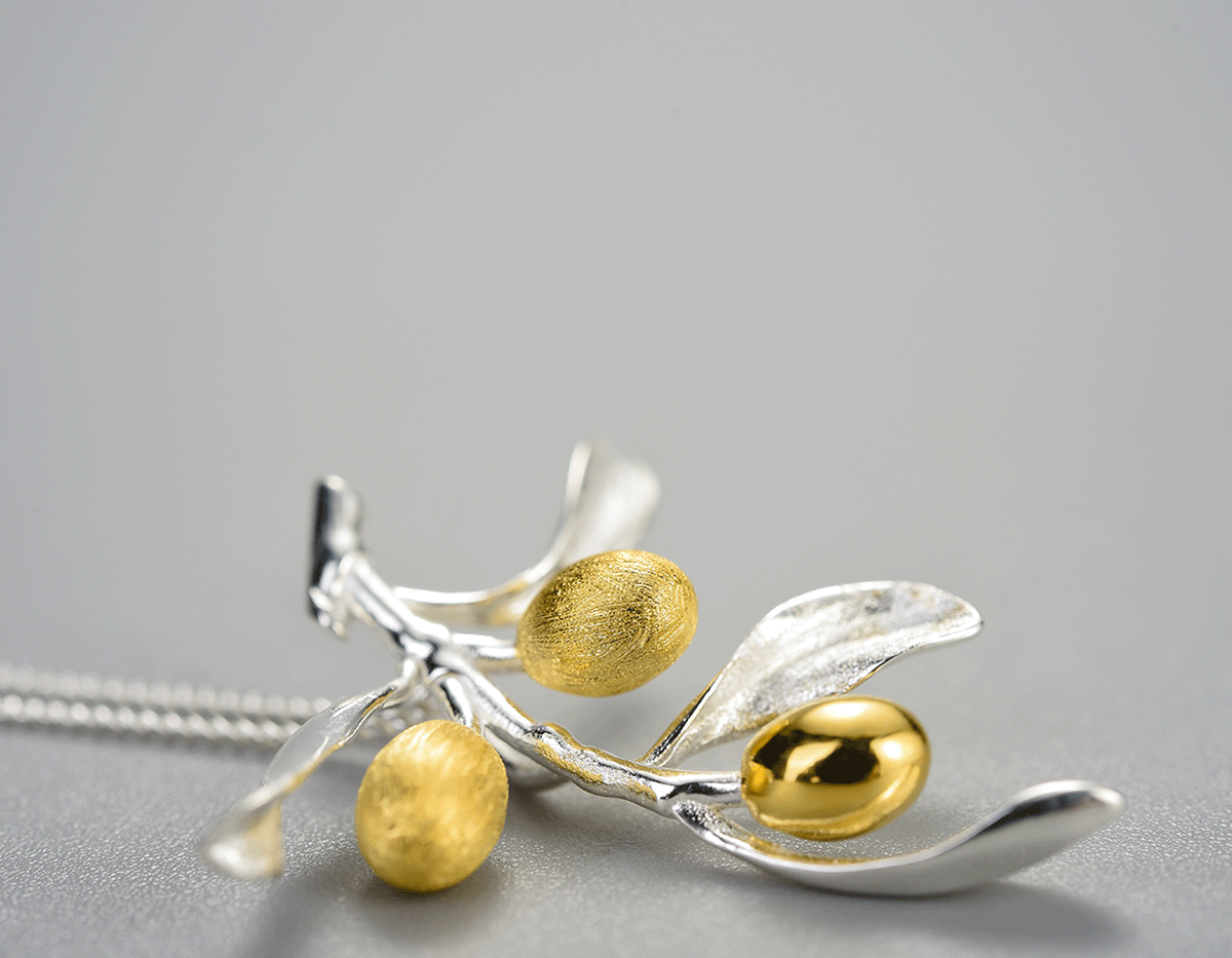 Verdant Embrace Pendant