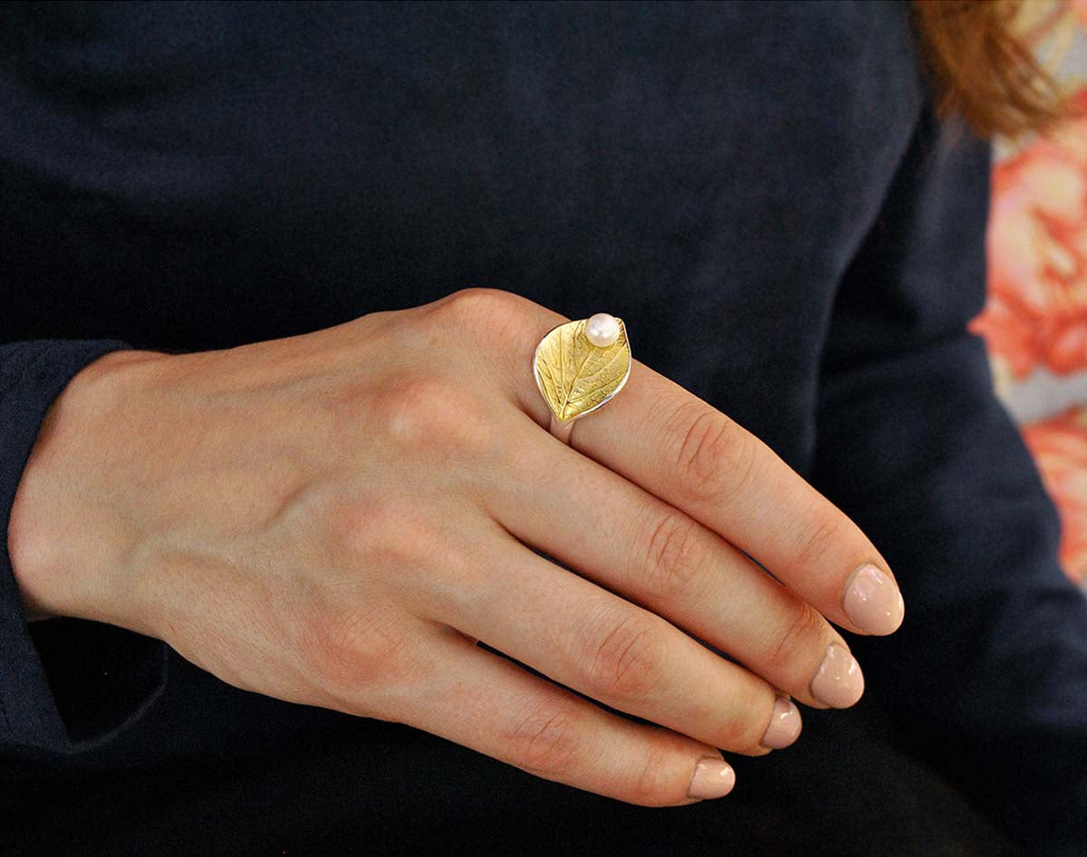 Lustre Leaf Embrace Ring