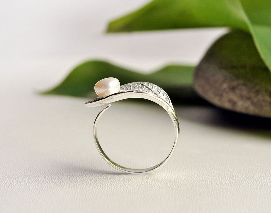 Lustre Leaf Embrace Ring