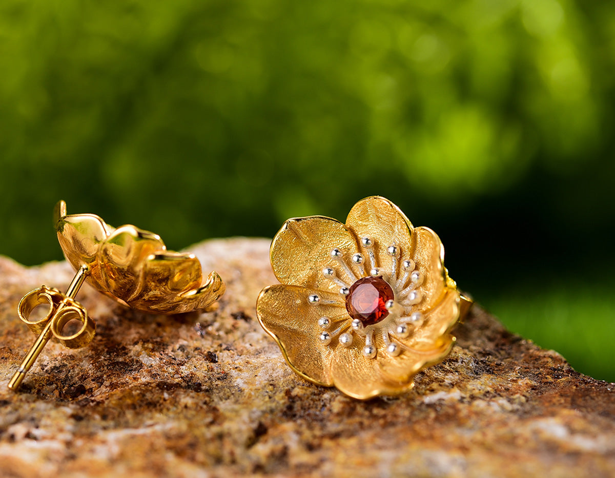 Anemone Serenade Studs