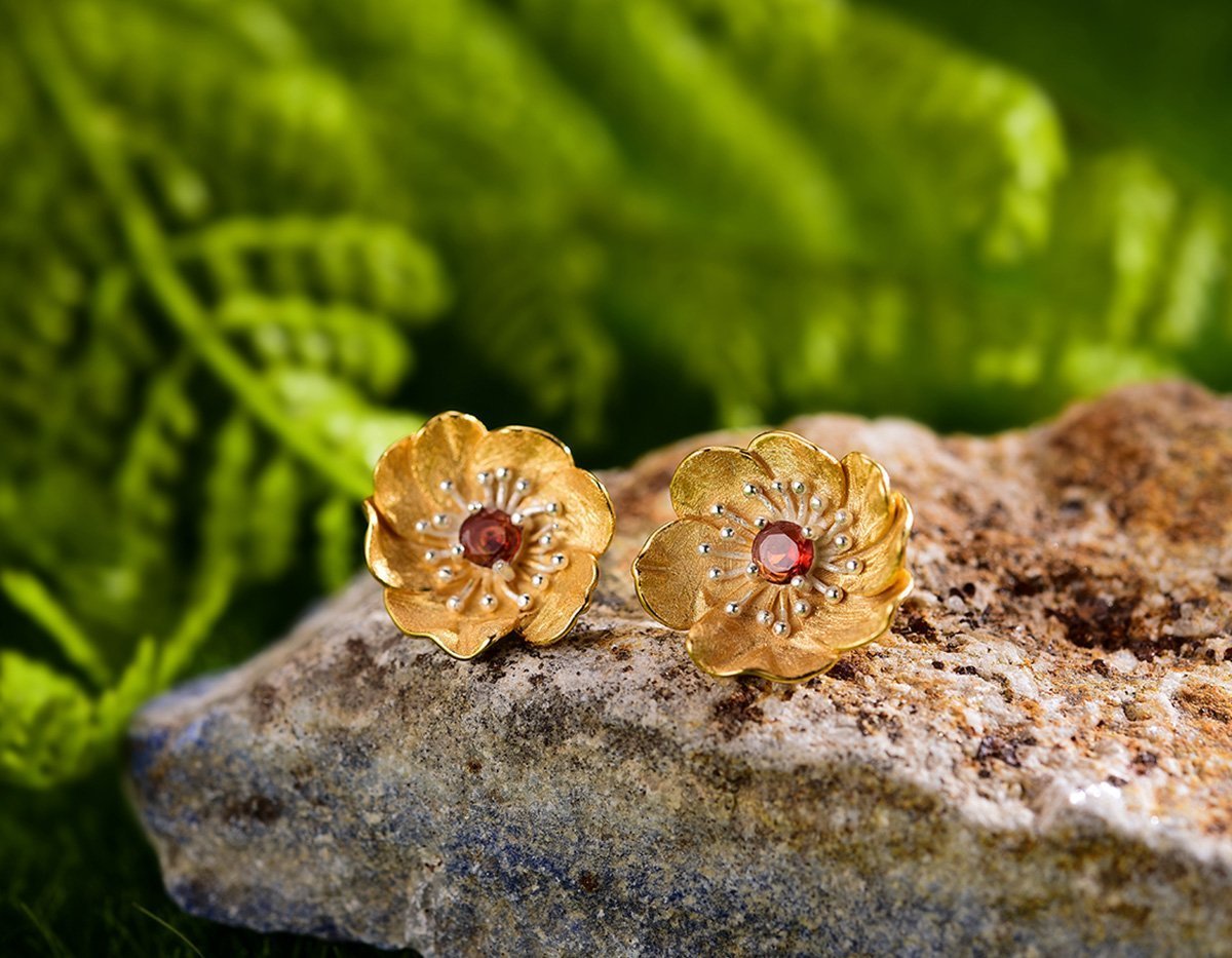 Anemone Serenade Studs