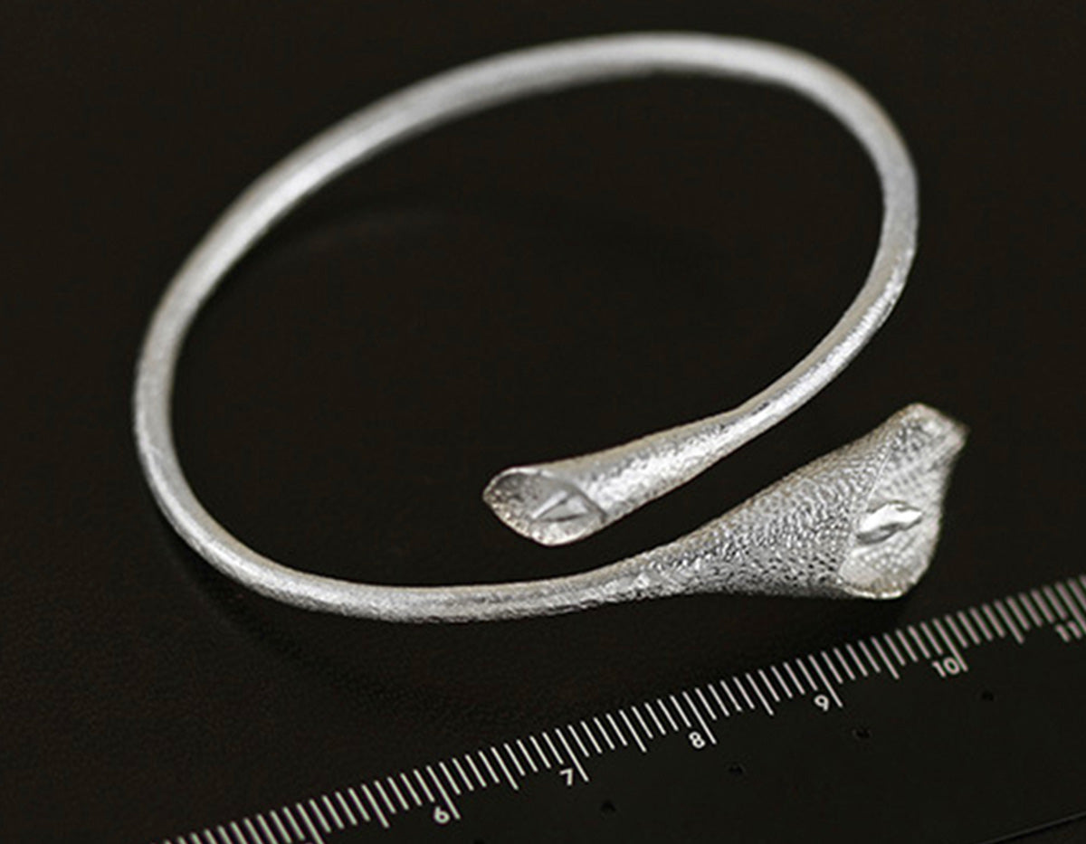 Luz de Calla Bangle