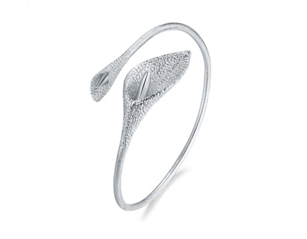 Luz de Calla Bangle