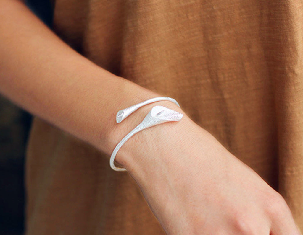 Luz de Calla Bangle