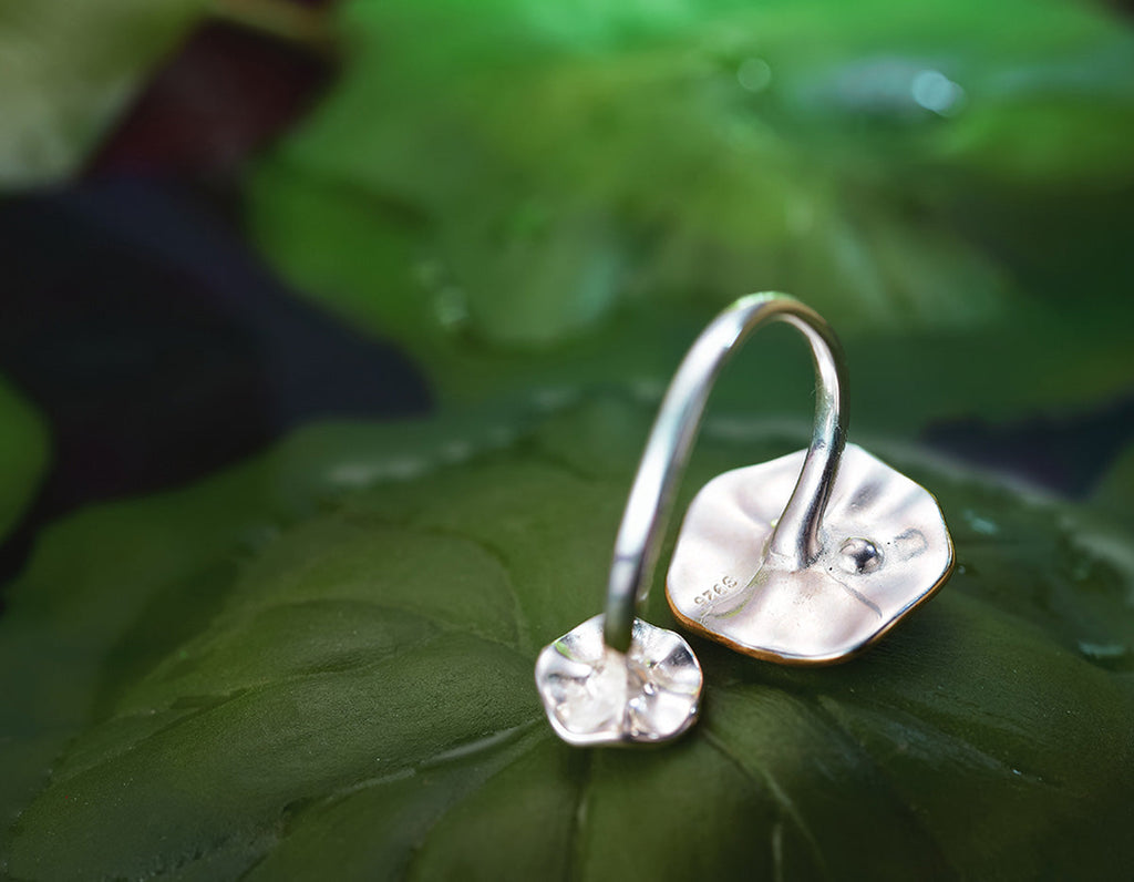 “Dewdrop Embrace Ring”