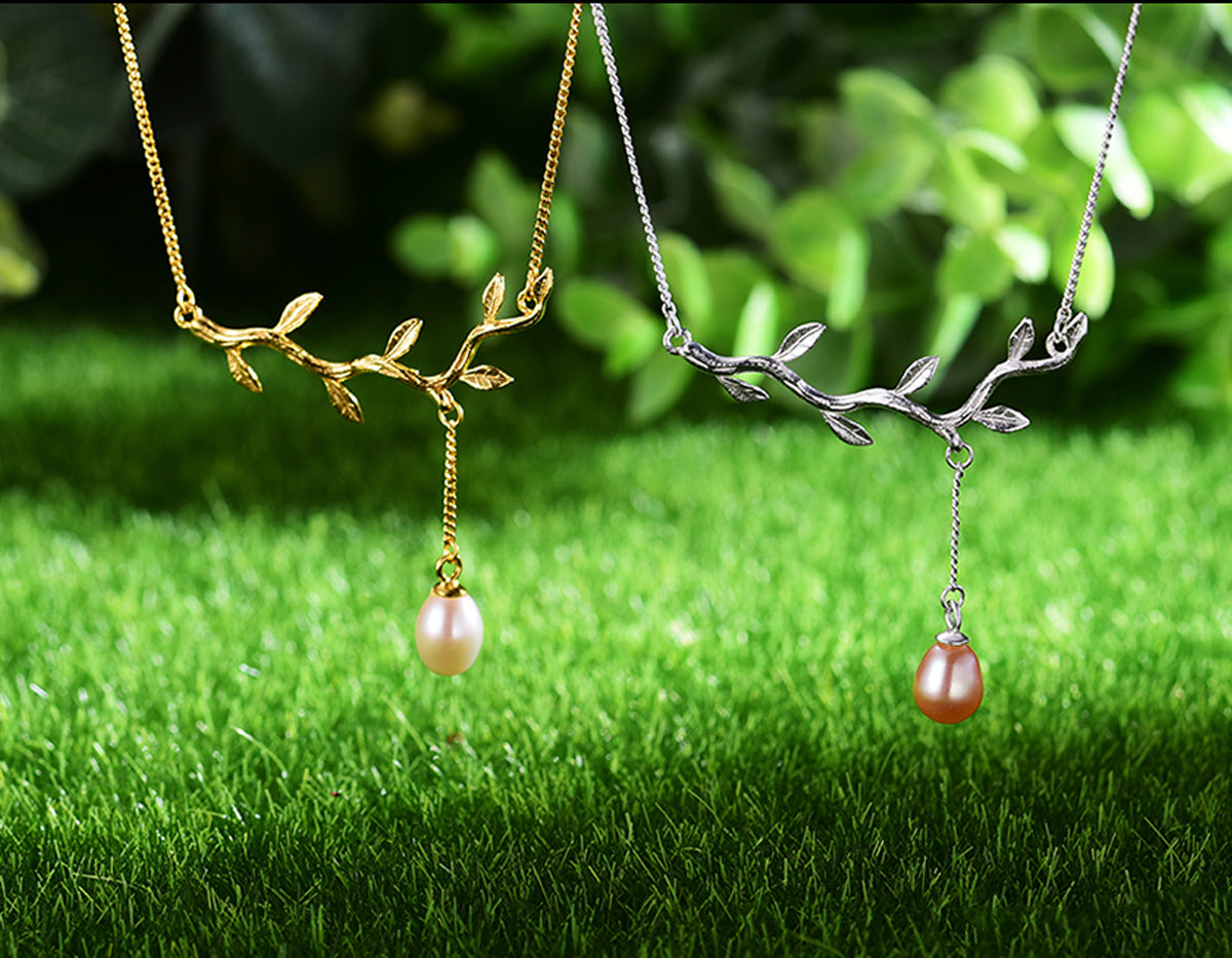 Olive Embrace Necklace