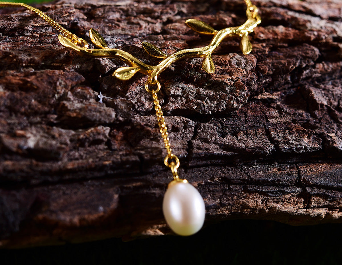 Olive Embrace Necklace