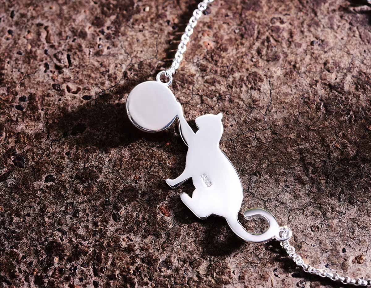 Whisker Embrace Bracelet