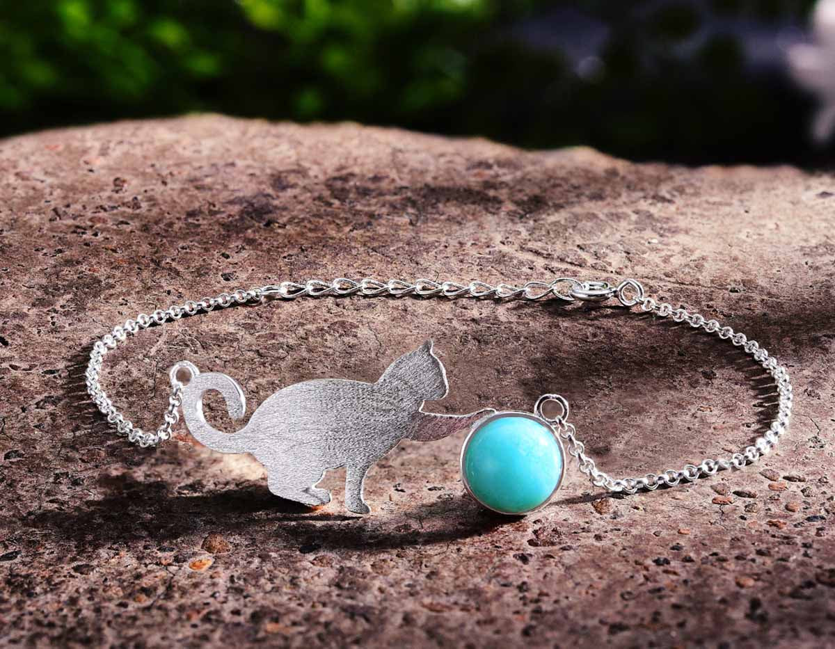 Whisker Embrace Bracelet
