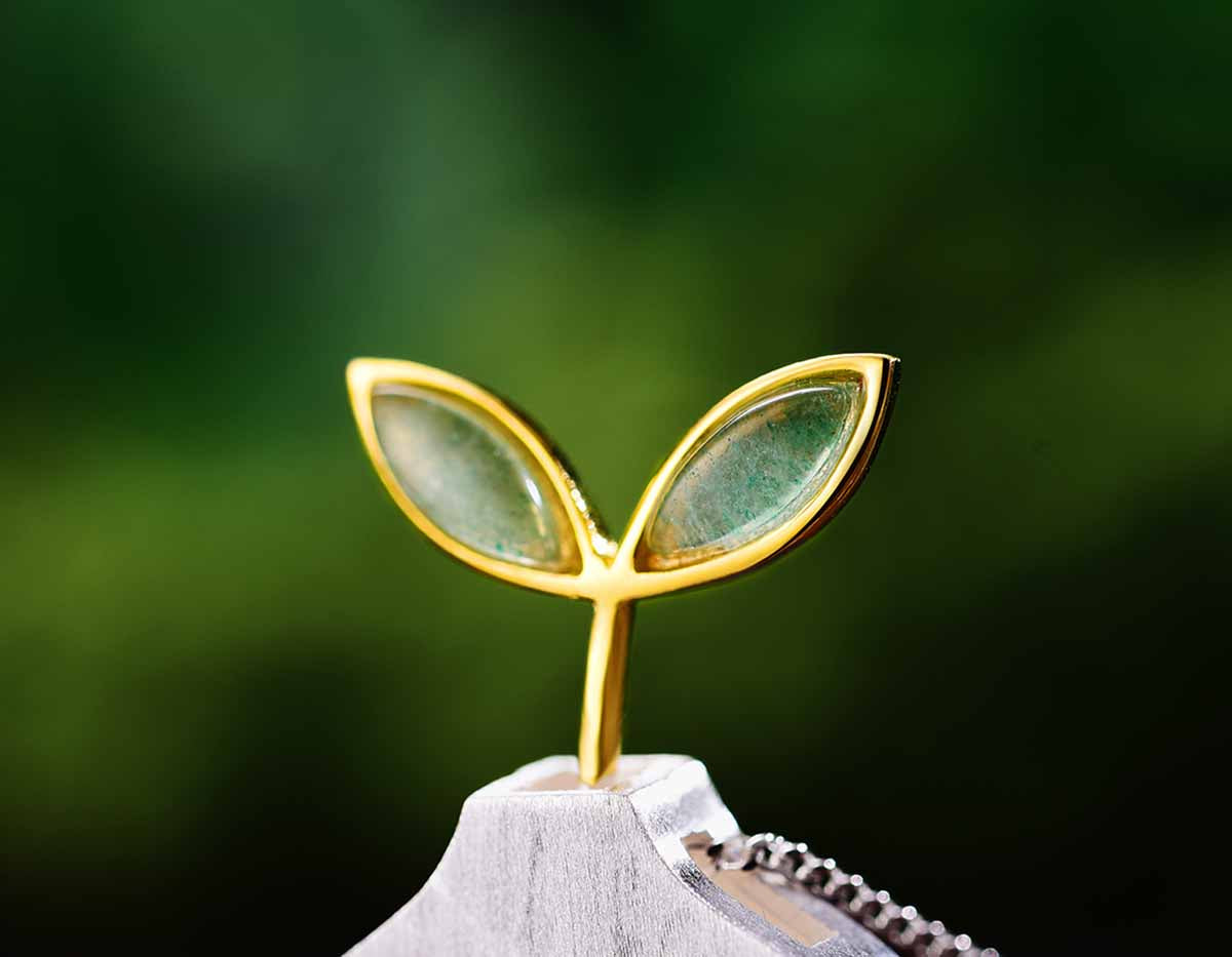 Verdant Echo Pendant